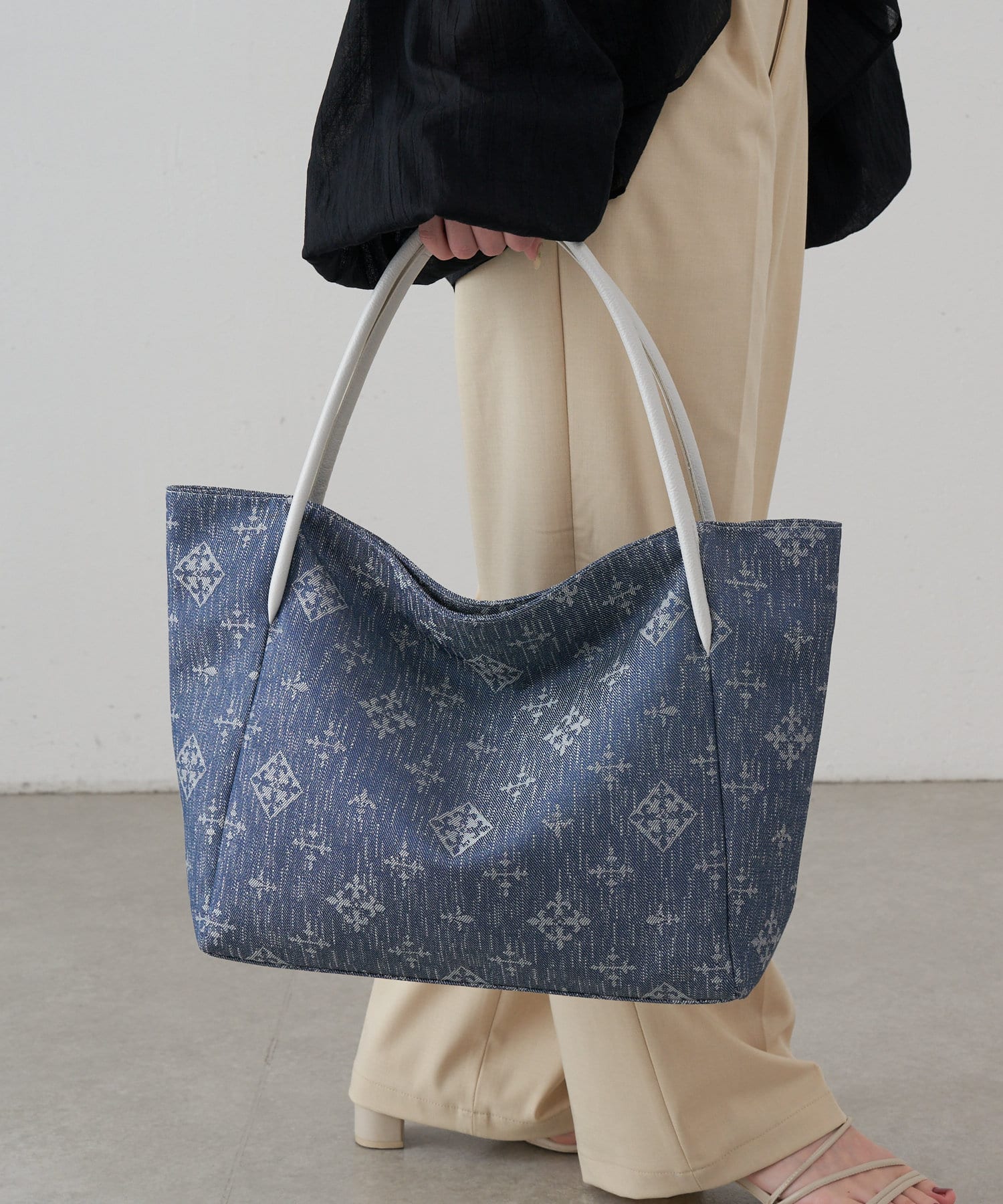 *4-6 WEEKS* (254) LIMITED EDITION Russet [Denim jacquard] Simple tote bag Indigo